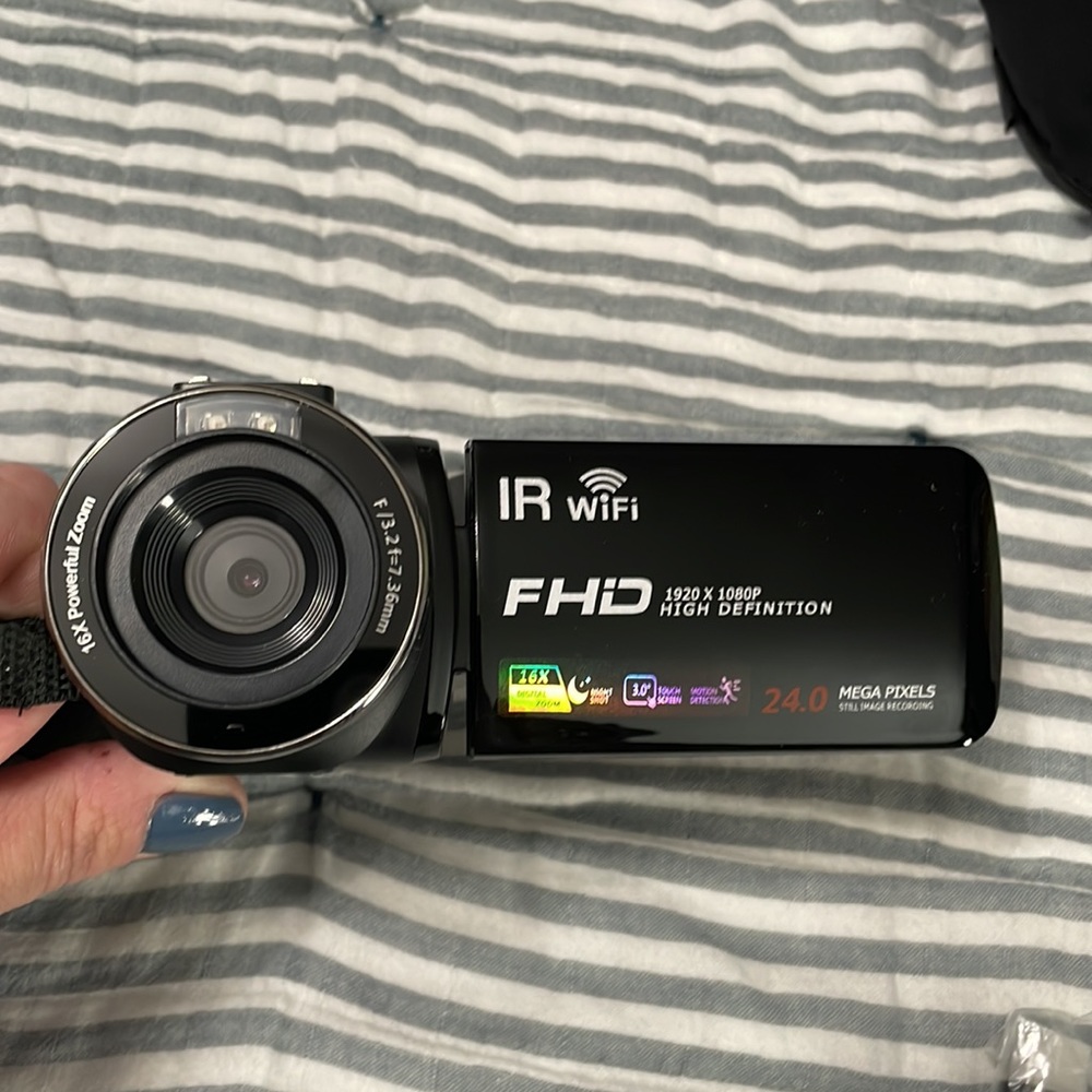 Video camera - Picture 3 of 10